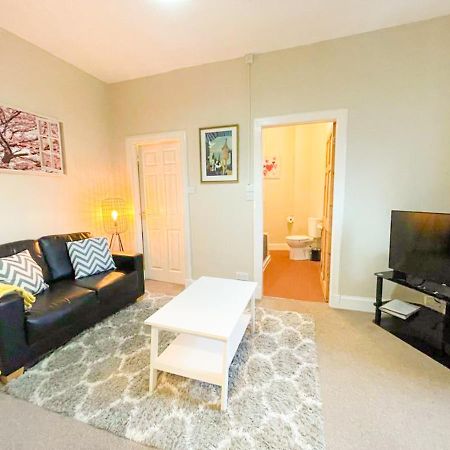 אדינבורו Quaint & Peaceful 1 Bed Central Mews Apt, West End מראה חיצוני תמונה