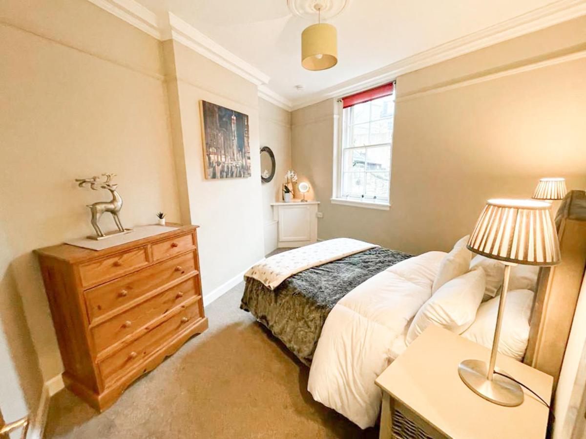אדינבורו Quaint & Peaceful 1 Bed Central Mews Apt, West End מראה חיצוני תמונה