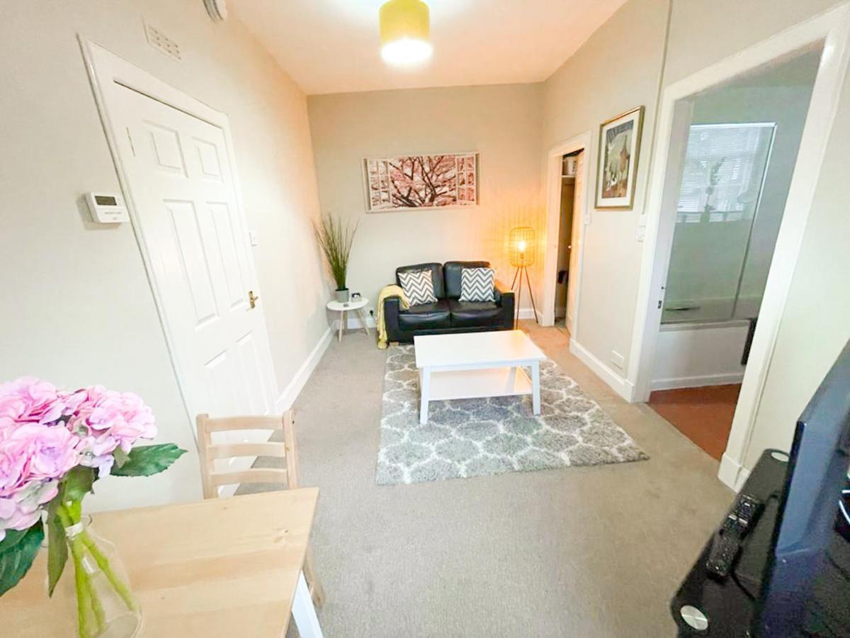 אדינבורו Quaint & Peaceful 1 Bed Central Mews Apt, West End מראה חיצוני תמונה